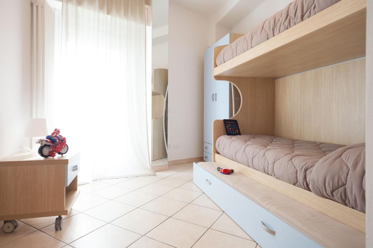 Residenza Alma Aparthotel Riccione Luaran gambar