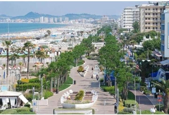 Residenza Alma Aparthotel Riccione Luaran gambar