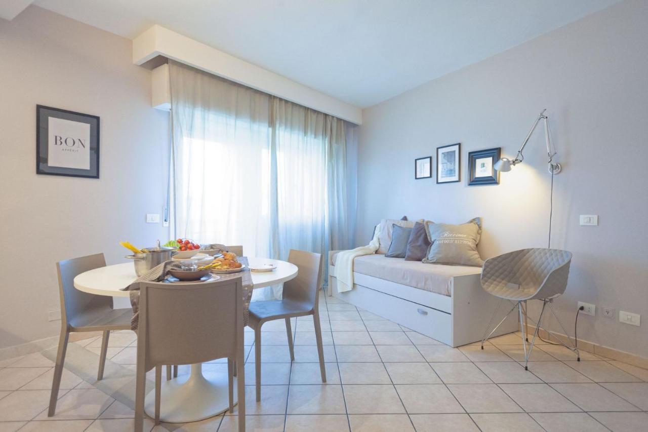 Residenza Alma Aparthotel Riccione Luaran gambar