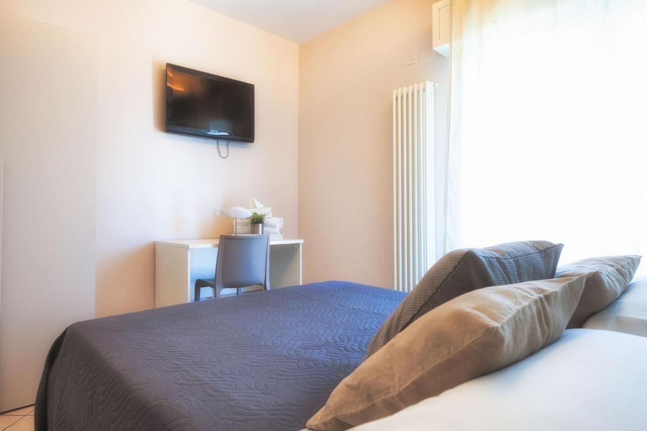 Residenza Alma Aparthotel Riccione Luaran gambar