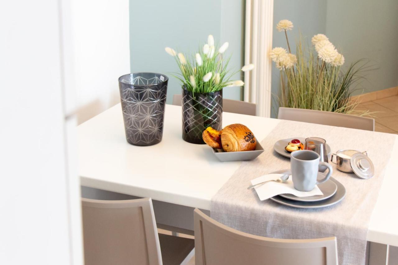 Residenza Alma Aparthotel Riccione Luaran gambar